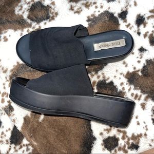 Steve Madden Wedge Sandal 🤍